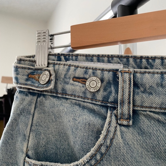 Zara Denim Shorts - Picture 2 of 4
